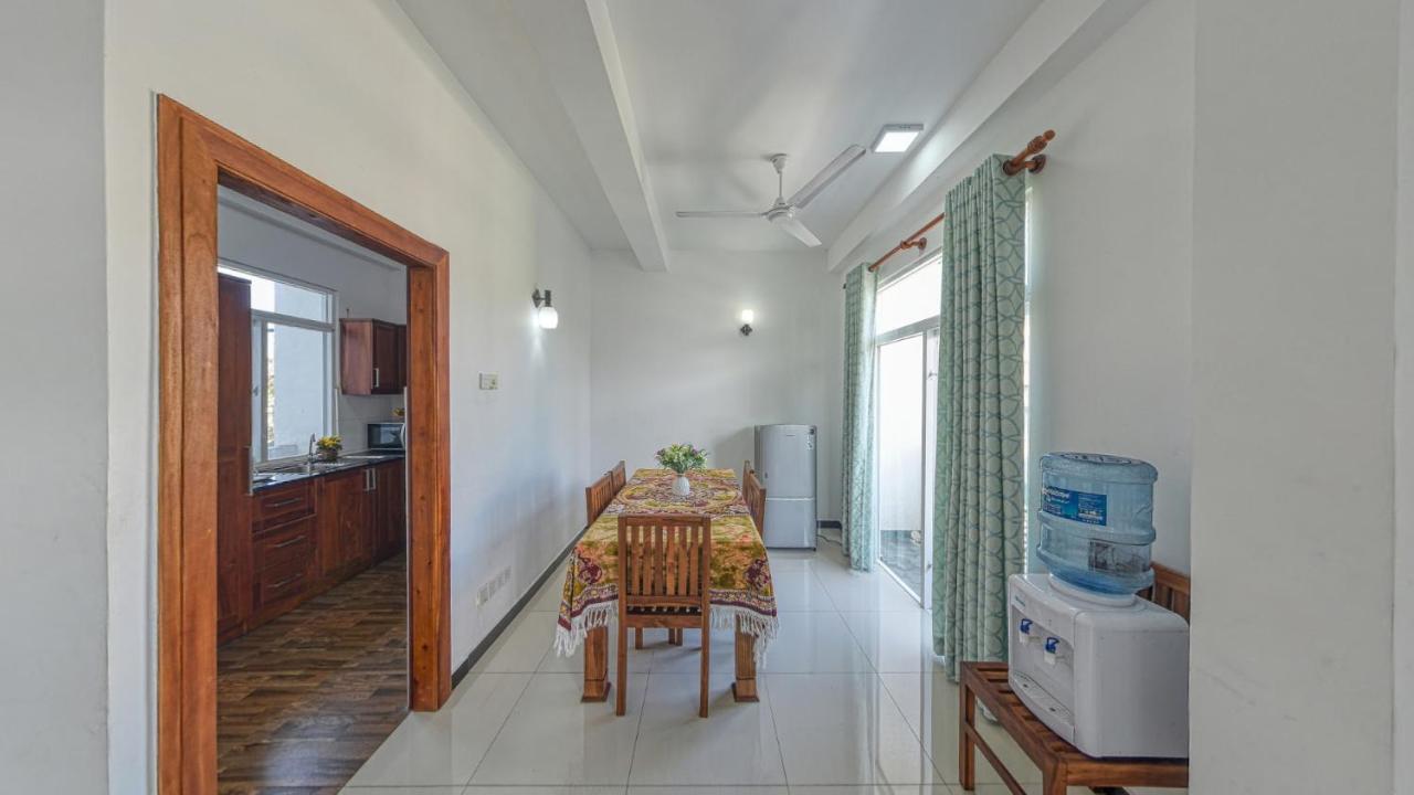 Ocean Breeze Apartment Коломбо Экстерьер фото