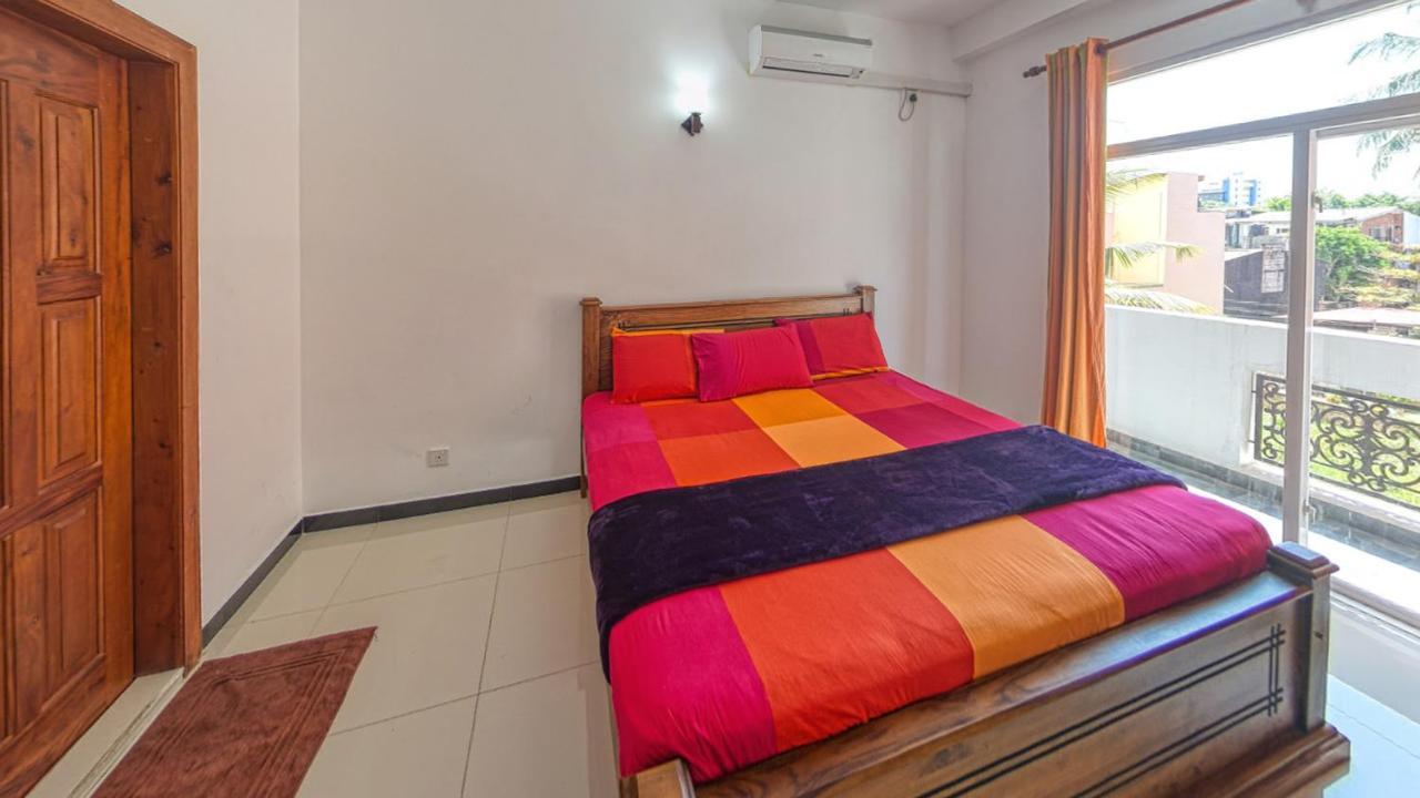 Ocean Breeze Apartment Коломбо Экстерьер фото