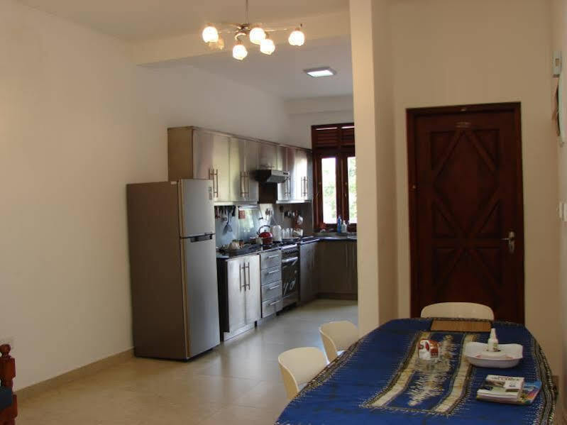Ocean Breeze Apartment Коломбо Экстерьер фото
